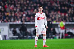 Ενδιαφέρον της Λίβερπουλ για νεαρό αμυντικό χαφ της Στουτγάρδης