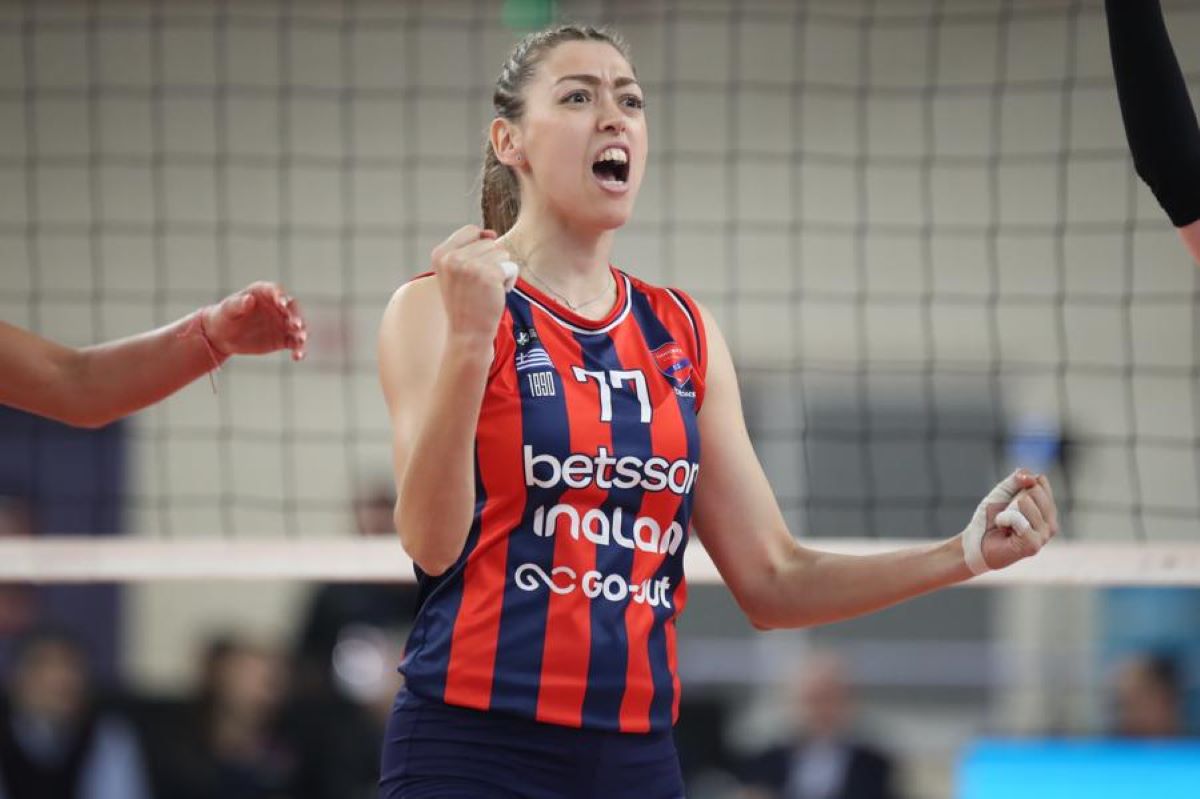 Η Τζίνα Λαμπρούση έγινε η πρώτη βολεϊμπολίστρια που έφτασε τα 9 Κύπελλα Ελλάδας!