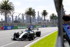 Ο Ράσελ συνέτριψε τον ανταγωνισμό στην Αυστραλία και κατέκτησε την πρώτη πολ ποζίσιον της σεζόν