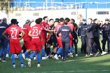 Ένταση μετά τη λήξη του αγώνα Πανιώνιος - Καλαμάτα (vid)