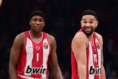 Έβγαλε δύο άσους από το «μανίκι» ο Μπαρτζώκας - Για αυτό επέλεξε τους Νιλικίνα και Τζόσεφ