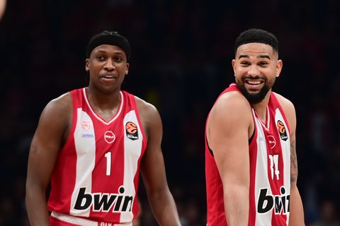 Έβγαλε δύο άσους από το «μανίκι» ο Μπαρτζώκας - Για αυτό επέλεξε τους Νιλικίνα και Τζόσεφ