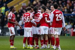 Η Άρσεναλ αν αγχώθηκε κόντρα στην Μάνσφιλντ, προκρίθηκε στα προημιτελικά του FA Cup