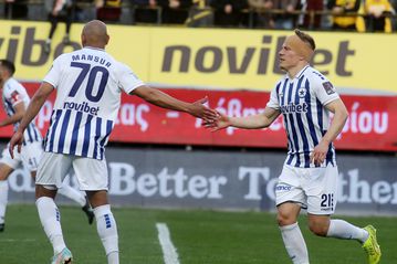 Ο Γκαρέ αποβλήθηκε στο Ατρόμητος-Άρης για μαρκάρισμα επί του Ούρουνεν που υπέστη διάσειση