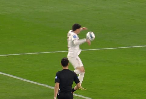 «Μας ειπώθηκε ότι...»: Η εξήγηση για το μη καταλογισμό πέναλτι στο χέρι του Μούργου