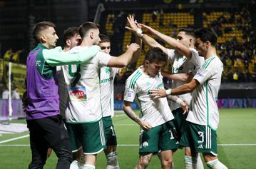 Ποιοι είναι οι δύο ΑΕΚτζήδες που έδωσαν συγχαρητήρια στον Παναθηναϊκό για τη νίκη στο «Βικελίδης»