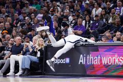 Η σεζόν ενός παράδοξου ρεκόρ: Μόλις δύο ομάδες του ΝΒΑ έχουν χρησιμοποιήσει φέτος 63 παίκτες! (vids)