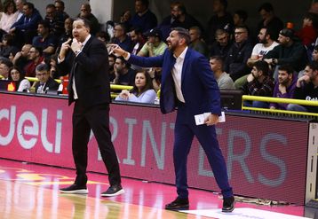 Το Μαρούσι επισημοποίησε το «διαζύγιο» με τον Τακιανό – Ποιος είναι ο διάδοχος και ποιος προστίθεται στο επιτελείο