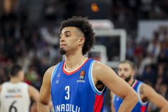 Η Αναντολού Εφές ισοπέδωσε την Τόφας με εκππληκτικό Νουόρα