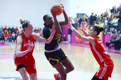 Νέα αλλαγή ώρας στον τρίτο τελικό μεταξύ Ολυμπιακού και Αθηναϊκού στο ΣΕΦ