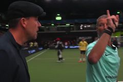 «Έκρηξη» του Τζον Τέρι με τον πρώην πρόεδρο της ΚΕΔ Μαρκ Κλάτενμπεργκ (vid)