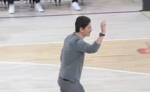 Ο Γιαννακόπουλος πάτησε το παρκέ και χαιρέτησε παίκτες και σταφ (vid)