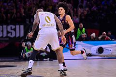 ΕΡΥΘΡΟΣ ΑΣΤΕΡΑΣ - ΠΑΡΙ