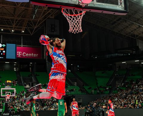 Οι Harlem Globetrotters έφτασαν στην Θεσσαλονίκη και ξεσηκώνουν το κλειστό στα εκπαιδευτήρια «Μαντουλίδη» (vids)