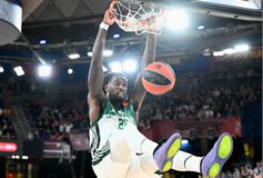 Κατάρα τέλος: Ο Παναθηναϊκός έφυγε με «διπλό» από τη Βαρκελώνη 13 χρόνια μετά!