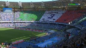 Το coreo των εκστασιασμένων Ναπολιτάνων στο «Ντιέγκο Μαραντόνα»