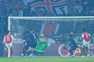 Παρί Σεν Ζερμέν - Άρσεναλ: Οι εντυπωσιακές επεμβάσεις του Ντοναρούμα στο ξεκίνημα (vids)