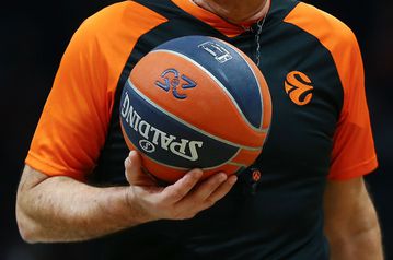 Οι διαιτητές της Euroleague εξέδωσαν ανακοίνωση για επιθέσεις που δέχθηκαν από «ιδιοκτήτη ομάδας»: «Αυτά μας είπε - Πρέπει να περιμένουμε κάτι χειρότερο;»