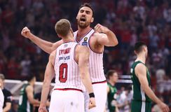 Ένα βήμα μακριά από τον τίτλο ο Ολυμπιακός, έκανε το 2-0 στους τελικούς σε επεισοδιακό φινάλε με Σλούκα, Κάνααν και Αταμάν!