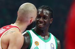 Ολυμπιακός: «Το "βρόμικο" παιχνίδι του Κέντρικ Ναν» (vid, pics)