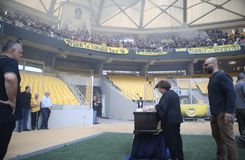 Η επιθυμία του Χατζηχρήστου για τους οπαδούς της ΑΕΚ - Συγκίνησε η σύζυγός του