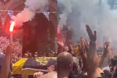 Τα συνθήματα των οπαδών της ΑΕΚ στην κηδεία του Χατζηχρήστου