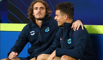 Στο 1-1 διακόπηκε το διπλό των αδερφών Τσιτσιπά - Το Σάββατο (8/7) θα συνεχιστεί το παιχνίδι