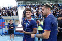 Για ακόμα έναν χρόνο στην Athens Kallithea οι Μανθάτης και Μαρότα