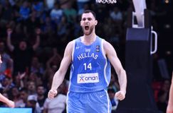 «Βομβαρδίζει» η Εθνική: Ασύλληπτο ποσοστό τριπόντων στο πρώτο ημίχρονο