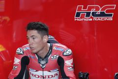 Ο Αλέις Εσπαργκαρό υπερασπίζεται τον Άλεξ Μάρκεθ: «Θαυμάζω την προσπάθειά του»