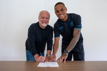 Αυτός είναι ο αντικαταστάτης του Κιμ στη Νάπολι (vid)