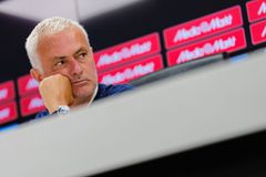 Ο Μουρίνιο προκάλεσε Ολλανδό δημοσιογράφο μετά την ήττα της Φενέρμπαχτσε από τη Φέγενορντ: «Καλώς ήρθατε στην κόλαση»