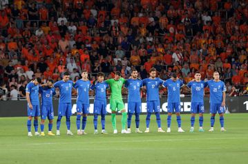 Ενός λεπτού σιγή στο Ολλανδία - Ελλάδα