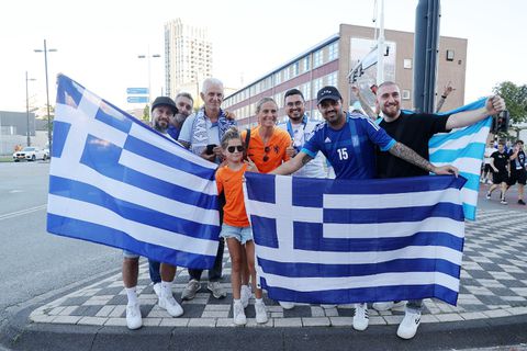 Οι Έλληνες φίλαθλοι στο «Philips Stadium»