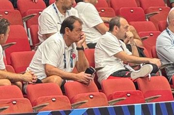 EuroBasket 2025: Ο Αταμάν παρακολούθησε τον αγώνα Πολωνία – Βοσνία από τον οποίο θα προκύψει ο αντίπαλός τους (vid)