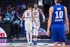 Κώστας μαρκάρει, Κώστας δημιουργεί και Γιάννης σκοράρει ασταμάτητα στον δρόμο για τα μετάλλια!