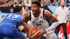 «Μπουλντόζα» κανονική ο Αντετοκούνμπο στο πρώτο ημίχρονο με αντίπαλο το Ισραήλ - Η εκπληκτική στατιστική του (vid)