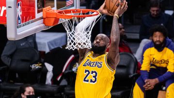 Όλα τα πιθανά σενάρια για τον Λεμπρόν Τζέιμς