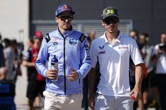 Οι αναβάτες του MotoGP επισημαίνουν τον κίνδυνο στις πίστες