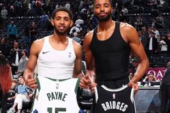 Ο Πέιν και ο Μπρίτζες έγιναν... περίγελος! Προσπάθησαν να ανταλλάξουν φανέλες, αλλά δεν τα κατάφεραν