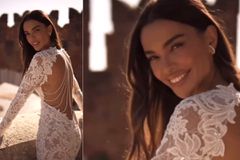 Ποιος Ντάνι Άλβες; Η σύζυγός του, Ζοάνα Σανθ, ντύθηκε νύφη! (vid)