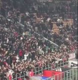 Οι οπαδοί της Μίλαν... στόλισαν τον Ντοναρούμα πριν το Μίλαν - Παρί Σεν Ζερμέν (vid)