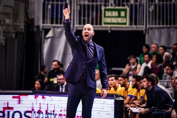 Σπανούλης: «Μας στοίχισαν τα πολλά λάθη, έχω μόνο καλές αναμνήσεις από αυτό το γήπεδο »