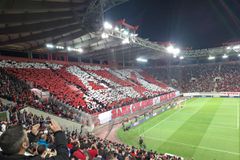 Δεν... πέφτει καρφίτσα στο «Γ. Καραϊσκάκης»: Κατάμεστο το φαληρικό γήπεδο για το Ολυμπιακός - Ρέιντζερς (vid)