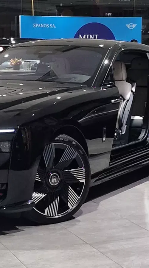 Η πρώτη αμιγώς ηλεκτρική Rolls Royce ήρθε στην Ελλάδα – Αποκλειστικές εικόνες