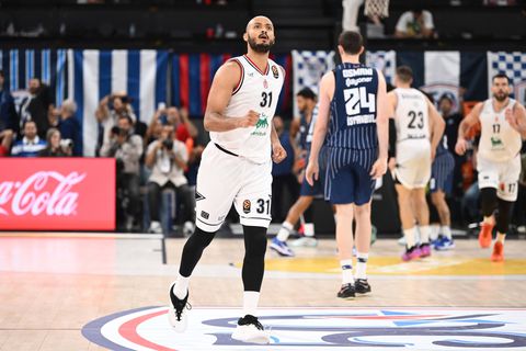 Σπουδαία νίκη για την Αρμάνι στην Πόλη, κόντρα στην Αναντολού Εφές μετά από δύο παρατάσεις!