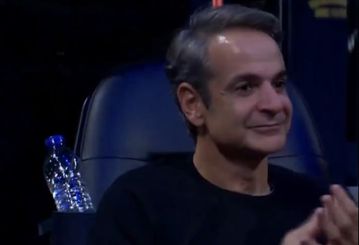 Στο γήπεδο για τον Τζόκοβιτς ο Κυριάκος Μητσοτάκης