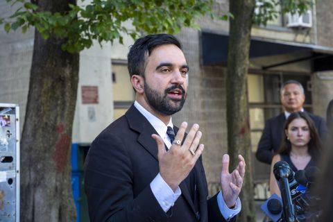 Ο νέος δήμαρχος της Νέας Υόρκης είναι μέτοχος σε ισπανική ομάδα και την έσωσε από χρεοκοπία