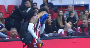 Χάος στο «Μελίνα Μεκούρη»: Διακόπηκε το Ολυμπιακός - Παναθηναϊκός έπειτα από ρίψεις δακρυγόνων εκτός γηπέδου