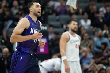 Εύκολη νίκη για τους Κινγκς στην έδρα των Χιτ